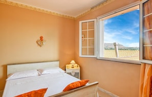 2 Schlafzimmer, Reisekinderbett, kostenloses WLAN