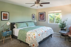 2 bedrooms, desk, iron/ironing board, free WiFi - Pool, Hot tub, Fire Pit, BBQ ~  Beautiful home with patio living at it's best! (Cottonwood)
