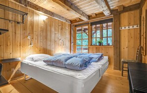 3 bedrooms, travel cot, free WiFi