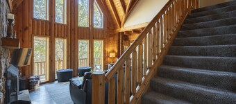 ❤️ of Hocking Hills 🌲 Hot Tub, Wifi, Close to Trails + Caves, 11 Secluded Acres