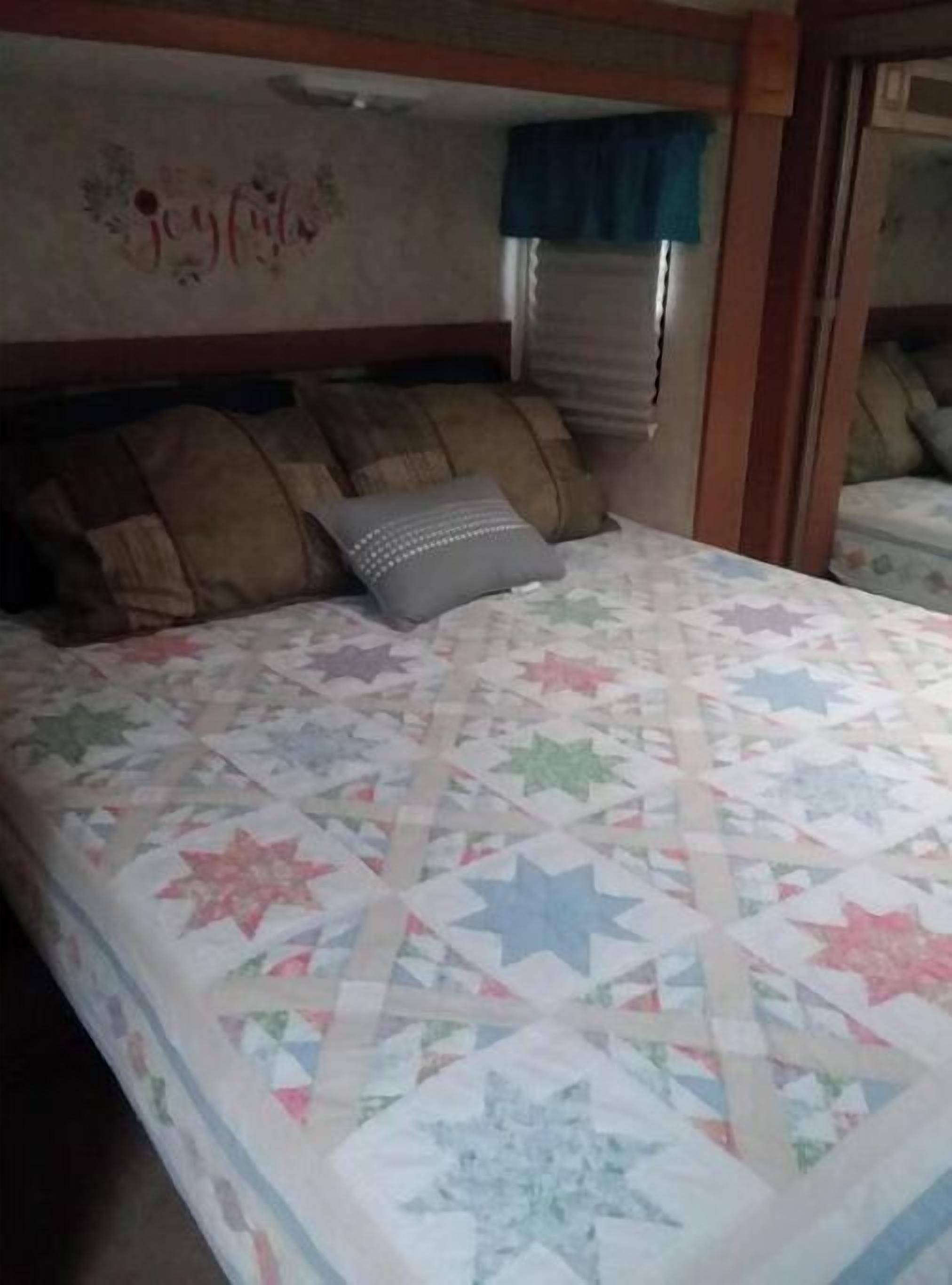 2 多间卧室、床单