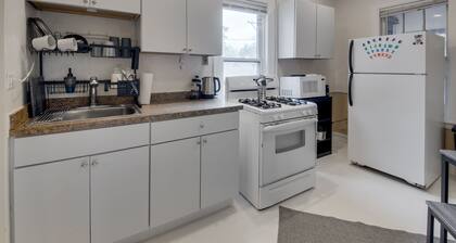 Cozy 2 Bedroom 1 Bath. Centrally located with shared porch