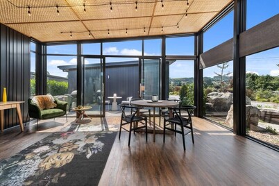 Toka Ridge 1bd Lake View Lux Villa w/ HotTub