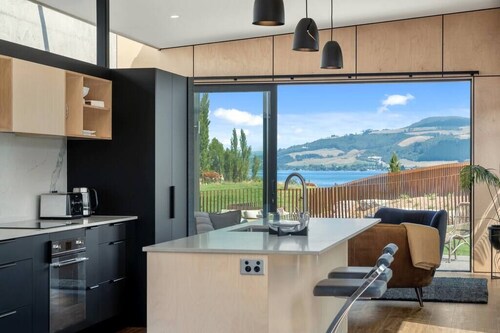 Toka Ridge Lake view, Lux Villa 3bd2bth w/ HotTub