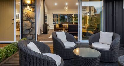 Above Par Golf Course Villa with Hot Tub 4bd3.5bth
