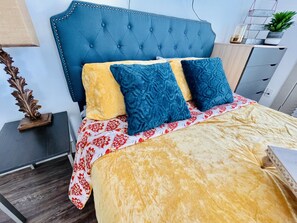 1 Schlafzimmer, Schreibtisch, WLAN, Bettwäsche