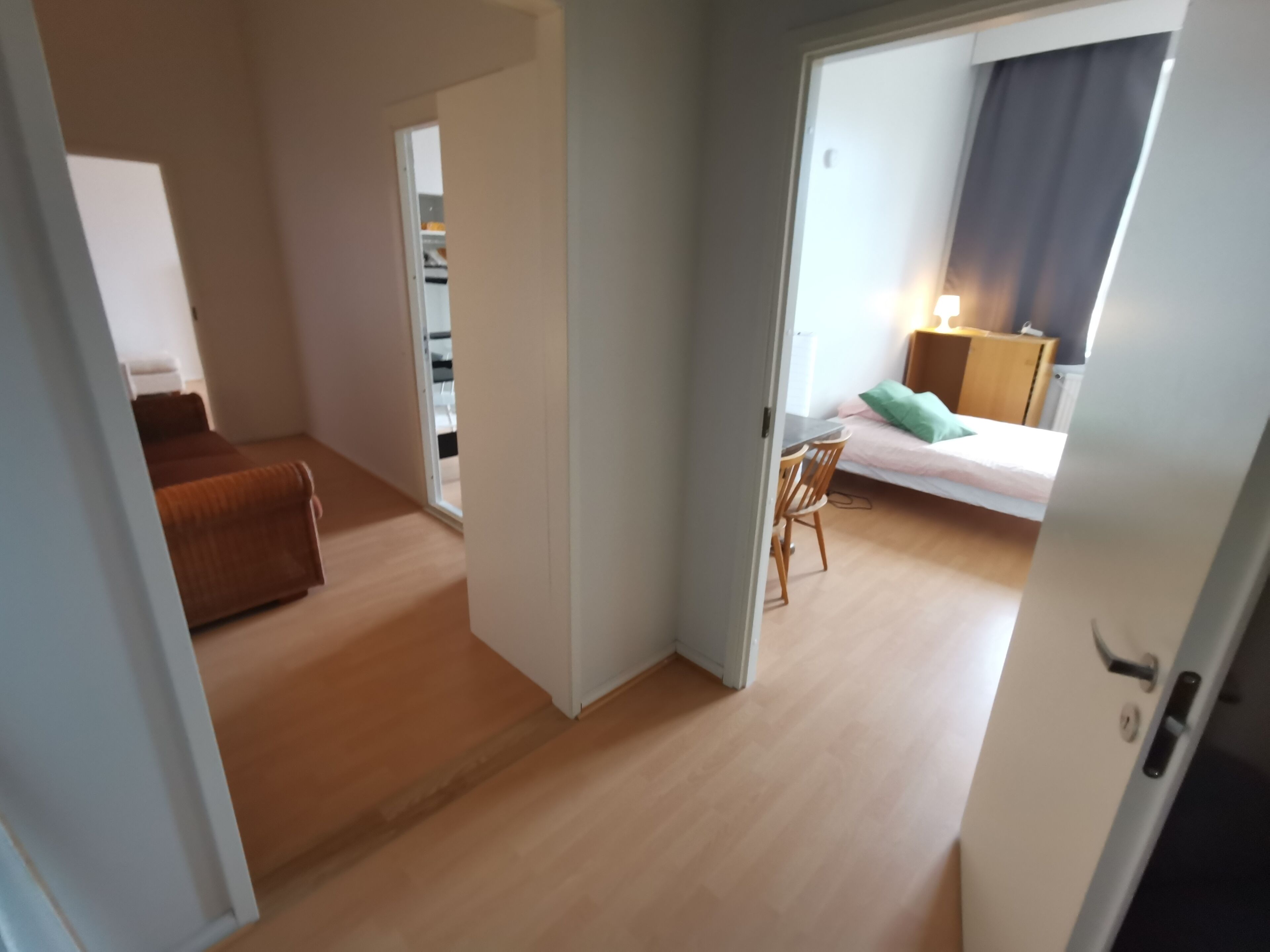 5 makuuhuonetta, silitysrauta/-lauta, Wi-Fi, vuodevaatteet