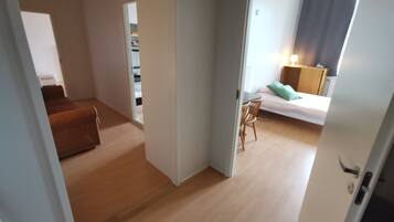 5 makuuhuonetta, silitysrauta/-lauta, Wi-Fi, vuodevaatteet