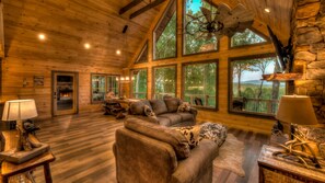 Cabin, 4 Bedrooms | Living room