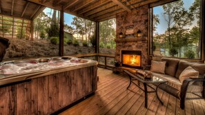 Cabin, 4 Bedrooms | Private spa tub