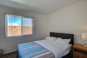 5 Schlafzimmer, Bügeleisen/Bügelbrett, WLAN, Bettwäsche