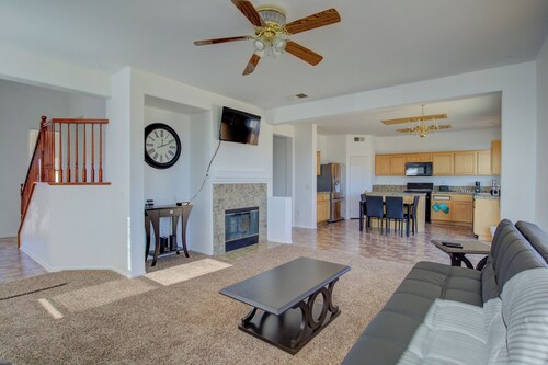 Cozy and Family Friendly Spacious 5 Bedroom Home