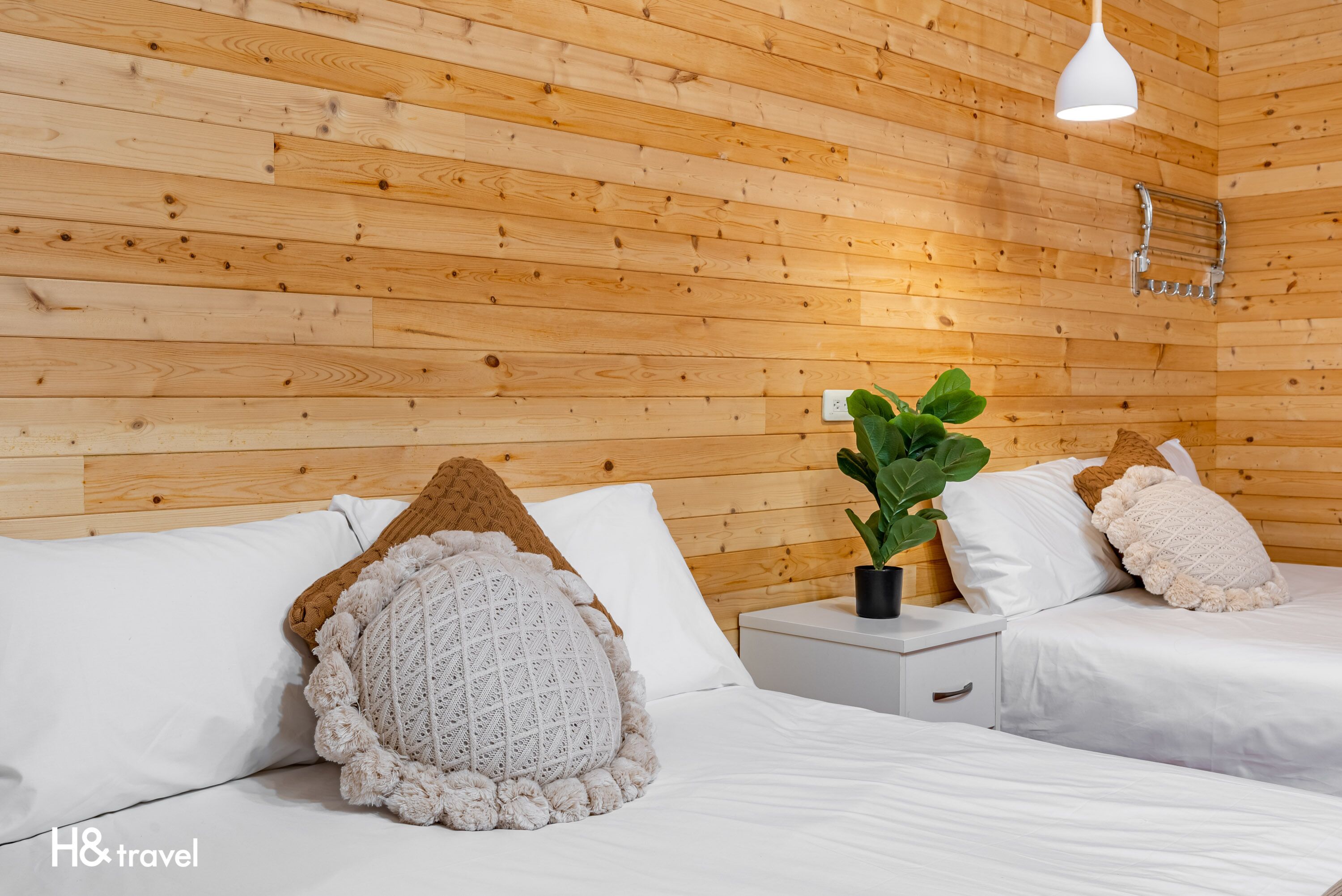 四人房, 2 張標準雙人床 | 浴室 | 淋浴設備、吹風機、毛巾、洗髮精