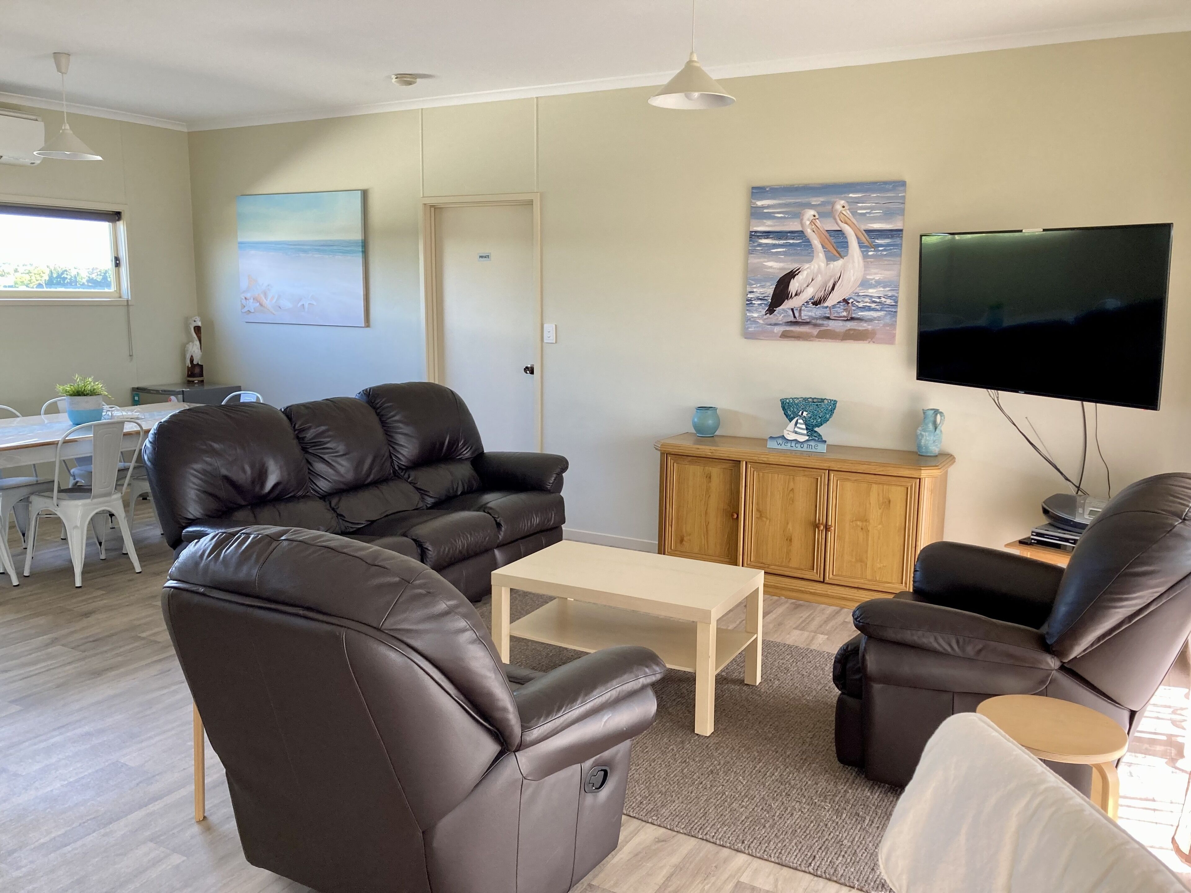 Phylyns on Seacliff Road — image 17