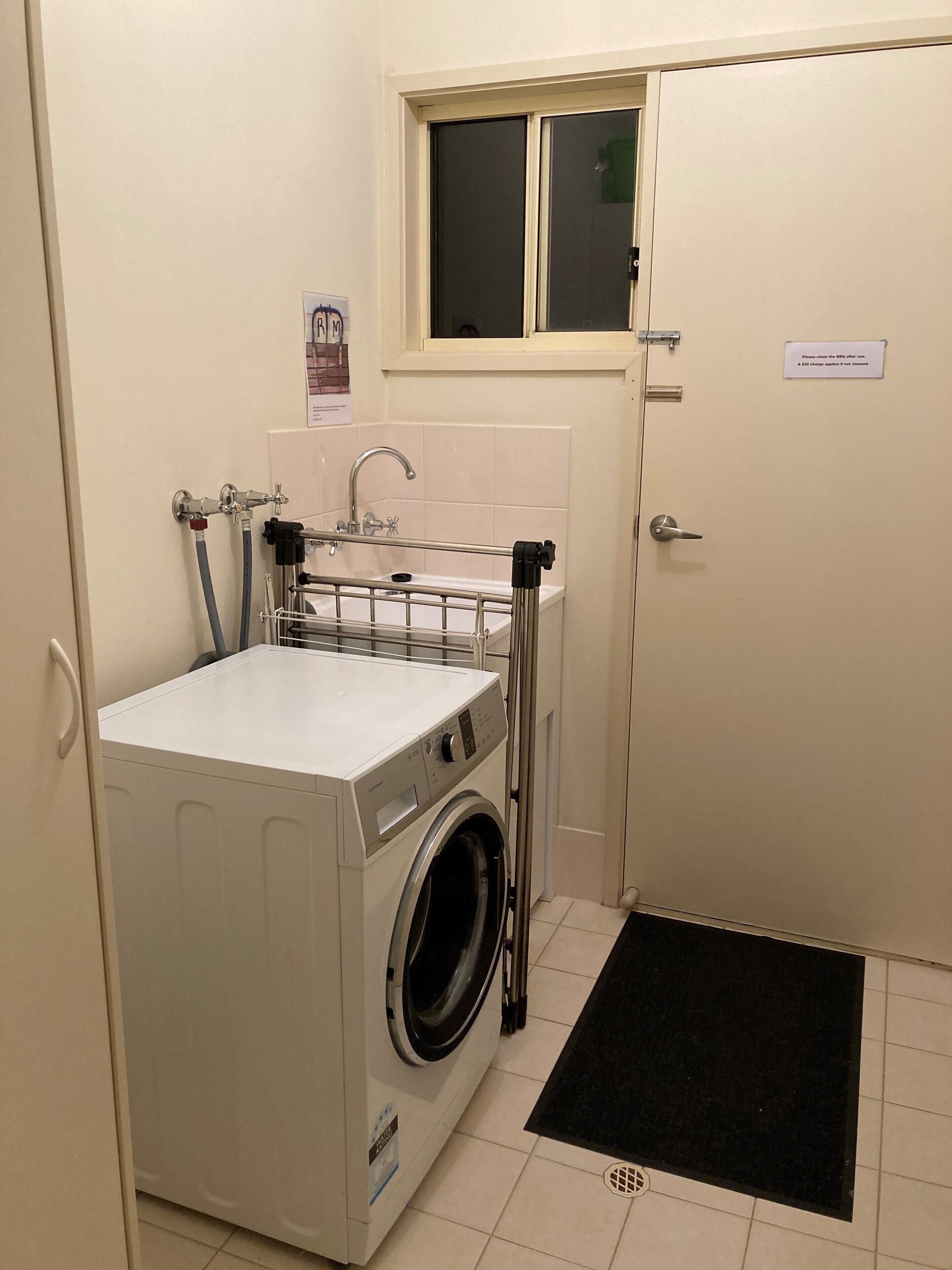 Phylyns on Seacliff Road — image 15