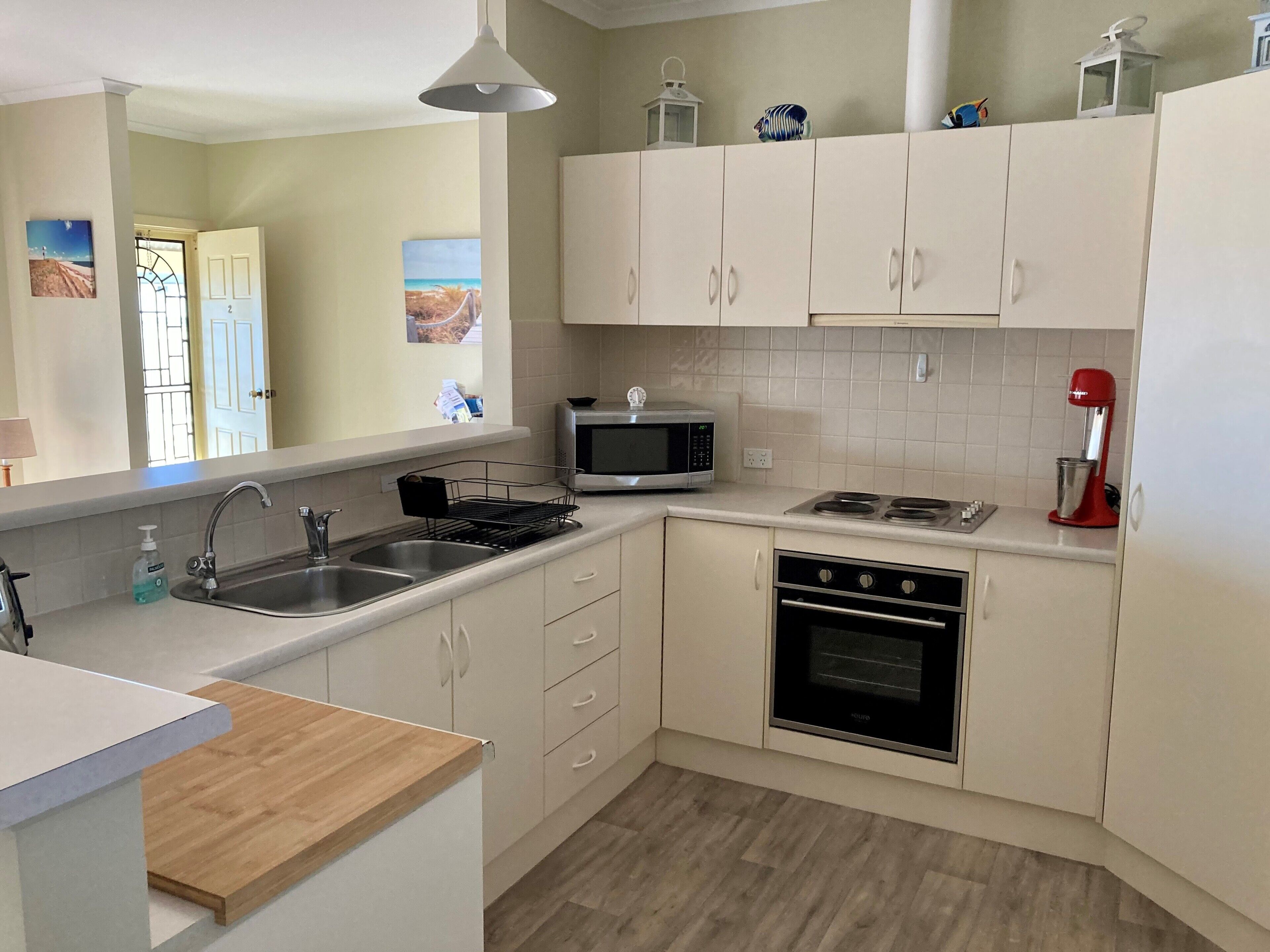 Phylyns on Seacliff Road — image 8