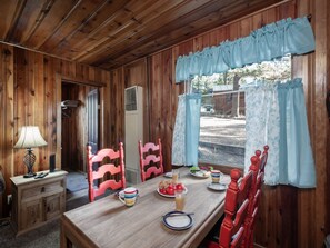 Cabin (Pine Cabin) | Dining