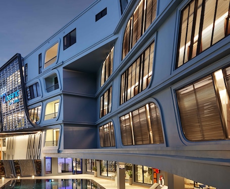 ์ผ์ธ ์์์ฅ