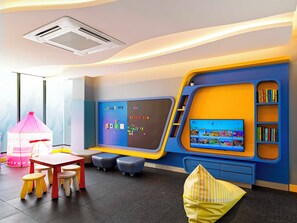 Zona de jocs infantil: coberta