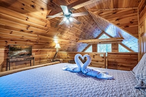 3 bedrooms, iron/ironing board, free WiFi, bed sheets - ★Cozy Cabin with Hot Tub, Game Room, and Fire pit!★ Wears Valley! (Sevierville)