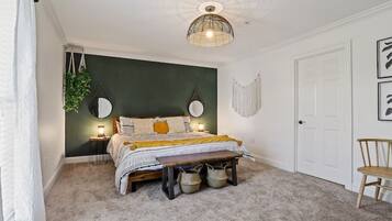 3 habitaciones, escritorio, wifi gratis y ropa de cama