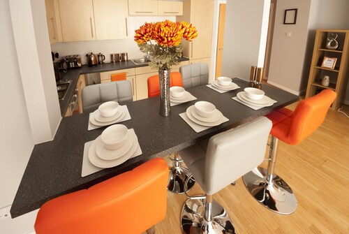 ByEvo 1 Brabloch - Modern Apartment close to GLA and Paisley