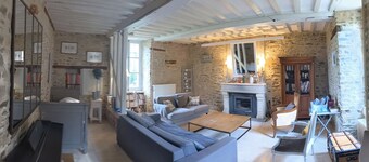 Le Presbytère Normand, South Bayeux pool (5 bedrooms, sleeps 12 (+2), 200m2)