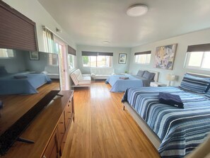 3 bedrooms, iron/ironing board, free WiFi, bed sheets