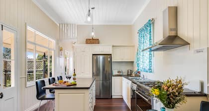 Toowoomba Character listed cottage/pet friendly.