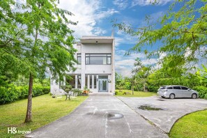 المنطقة المحيطة بالمنشأة