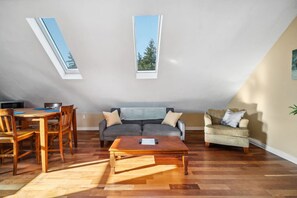 Télévision, livres, chaîne hi-fi