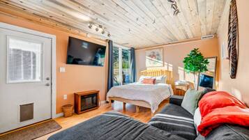 2 chambres, bureau, fer et planche Ă repasser, lit parapluie