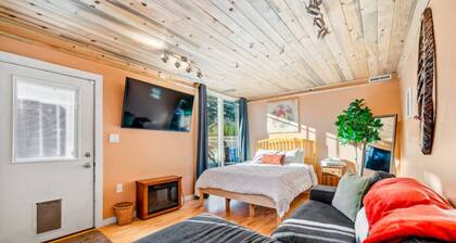 Portland Urban Lodge | Quiet | Walkable | Near