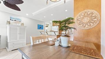 Condo, Multiple Beds (#7-104 - No Pets) | Dining