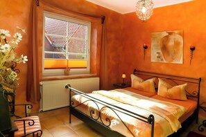 2 Schlafzimmer, Reisekinderbett, kostenloses WLAN, Bettwäsche