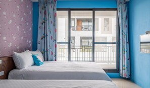 Desk, laptop workspace, free WiFi, bed sheets