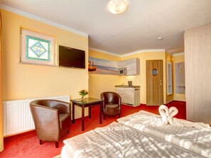 1 bedroom, in-room safe, travel cot, WiFi - Double room special - Aparthotel Strandhus Trivago Award Best 3-star hotel (Heringsdorf)