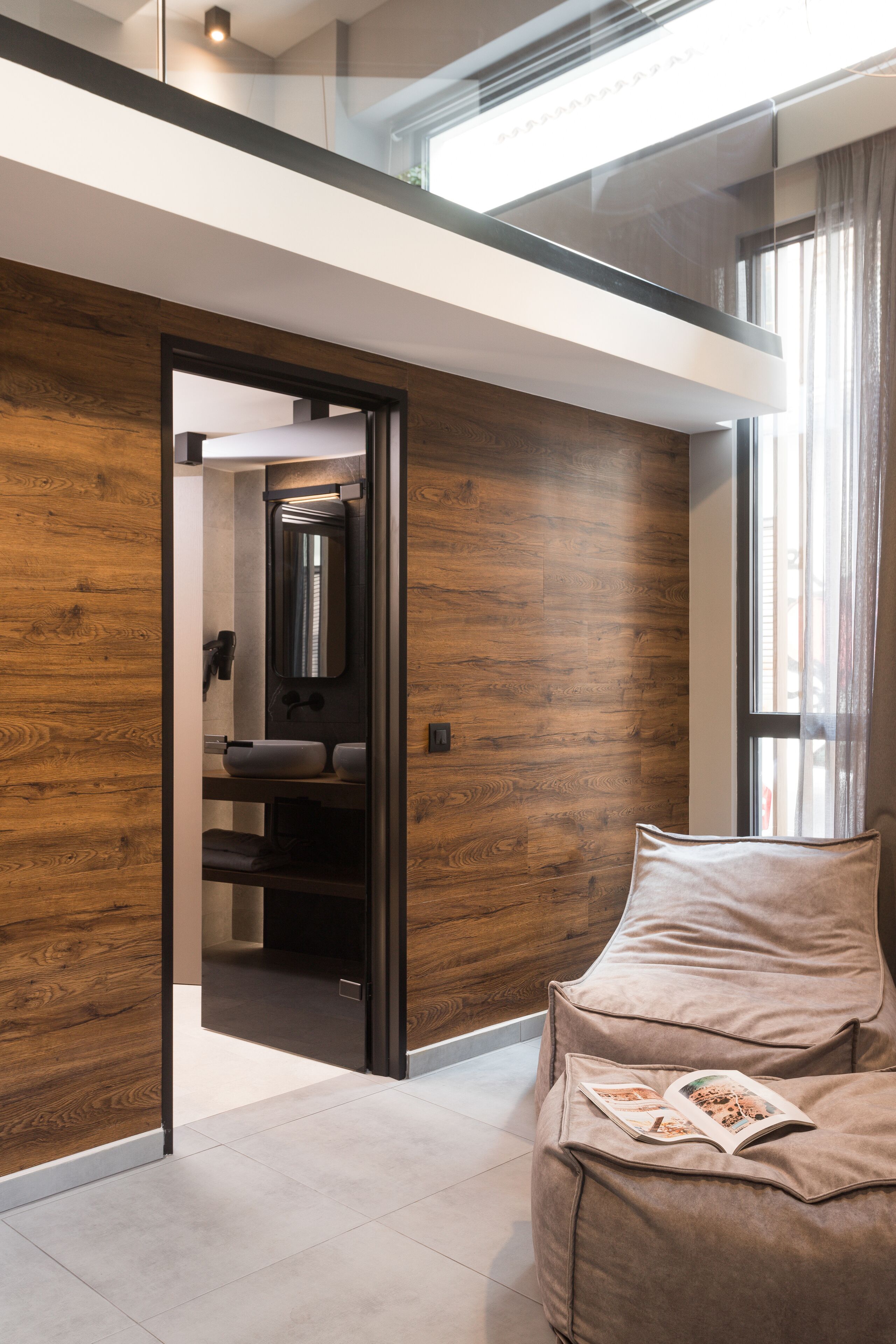 Egyptian cotton sheets, premium bedding, pillow-top beds, minibar