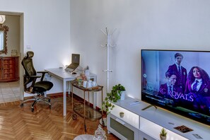 Interior - Bramante House - Entire Three-Room Apartment Near the Metro with Wi-Fi (Torino)