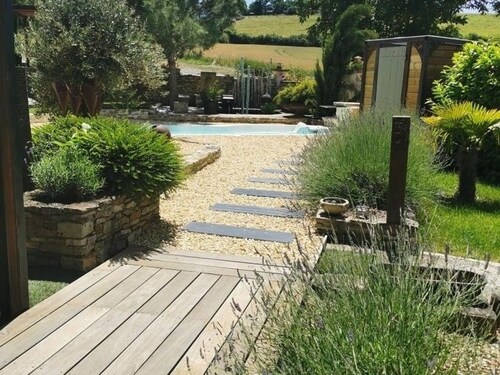 Loft rénové avec piscine privée et spa - Havre de paix en Auvergne