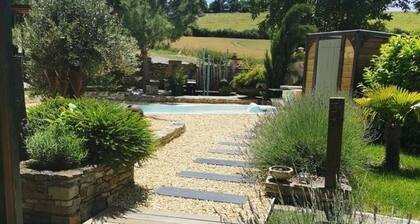 Loft rénové avec piscine privée et spa - Havre de paix en Auvergne