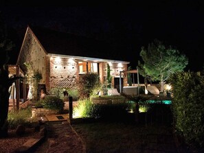 Exterior - Renovated Loft with Private Pool & Spa - Peaceful Retreat in Auvergne (Cognat-Lyonne)