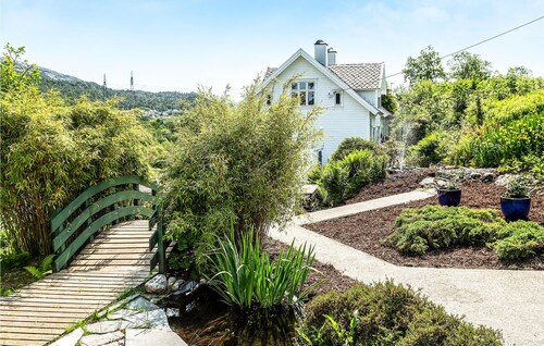 Amazing home in Skjoldastraumen