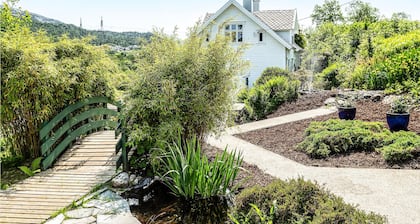 Amazing home in Skjoldastraumen