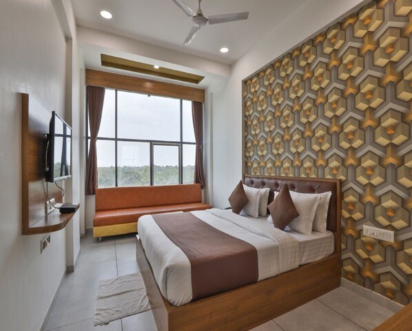 Deluxe Double Room | 1 bedroom, desk, free WiFi, bed sheets