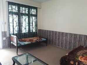 TV - Calm Kalam Hotel (Swat)