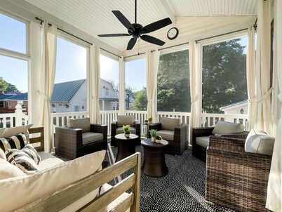 Bee's Knees - Private Heated Pool and Hot Tub, Dog Friendly, Wineries