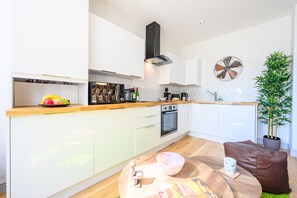 Interior - Riverside Gardens 1 by Ty SA (Cardiff)