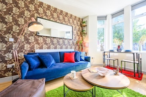 Basic Apartment | Living area | Smart TV
