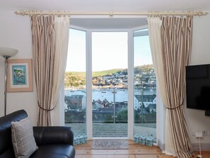 Cottage | Living area | TV